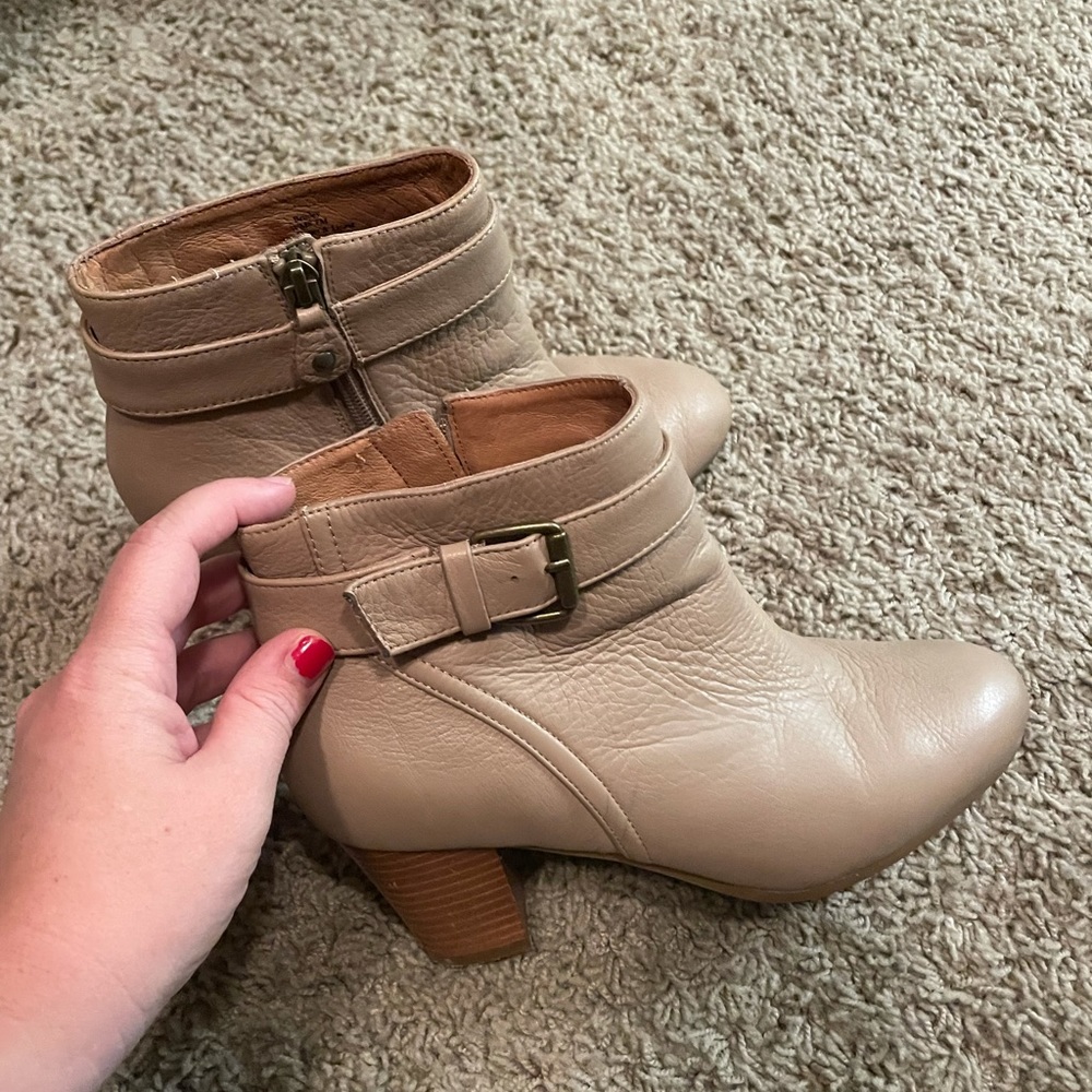 Gentle souls tan booties